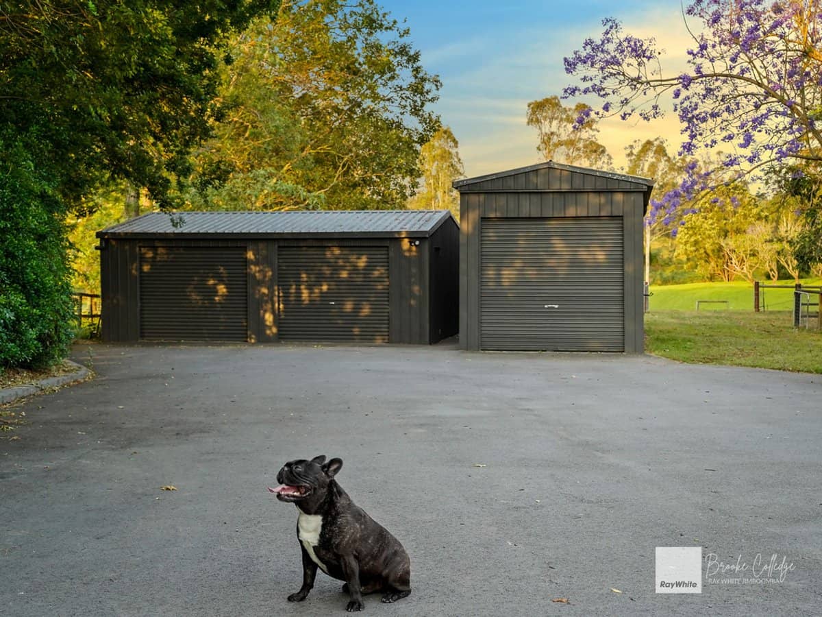 99 Couldery Court, Cedar Grove - Thumbnail 2