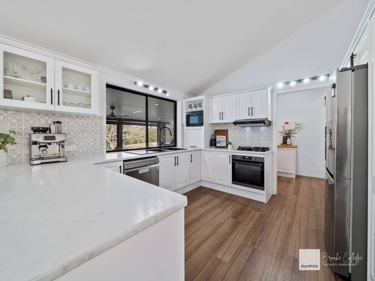 99 Couldery Court, Cedar Grove - Thumbnail 7