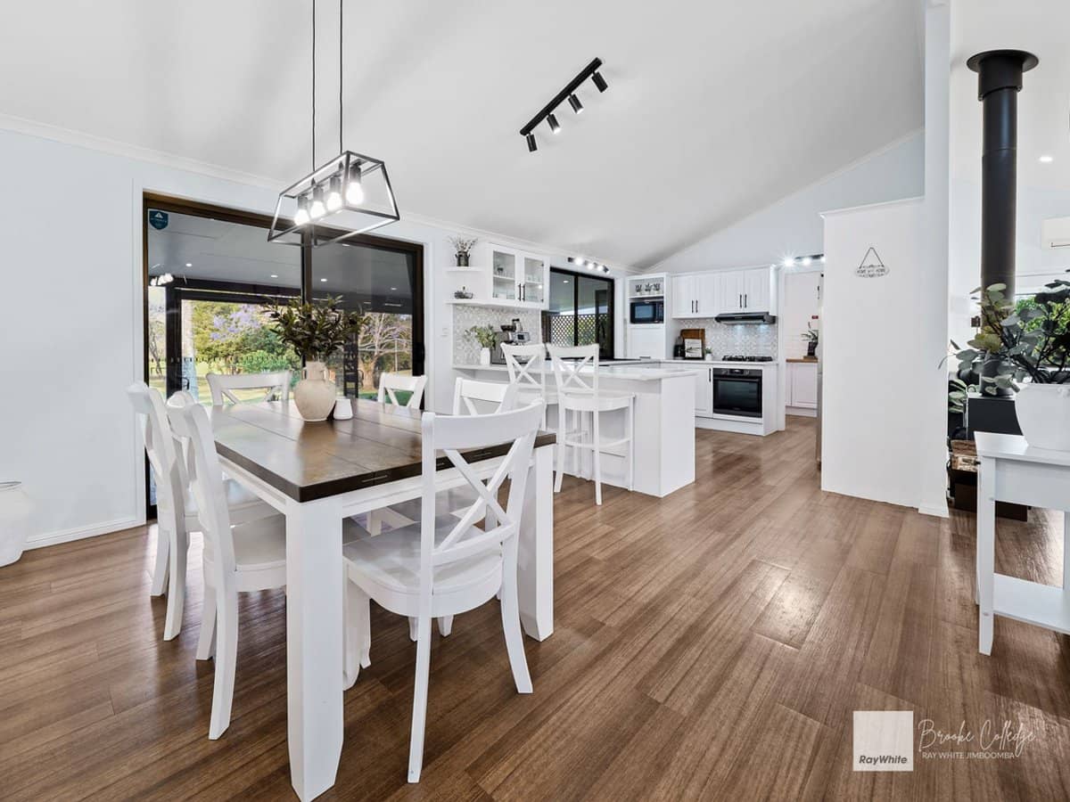 99 Couldery Court, Cedar Grove - Thumbnail 9