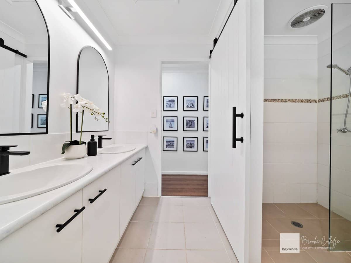 99 Couldery Court, Cedar Grove - Thumbnail 13