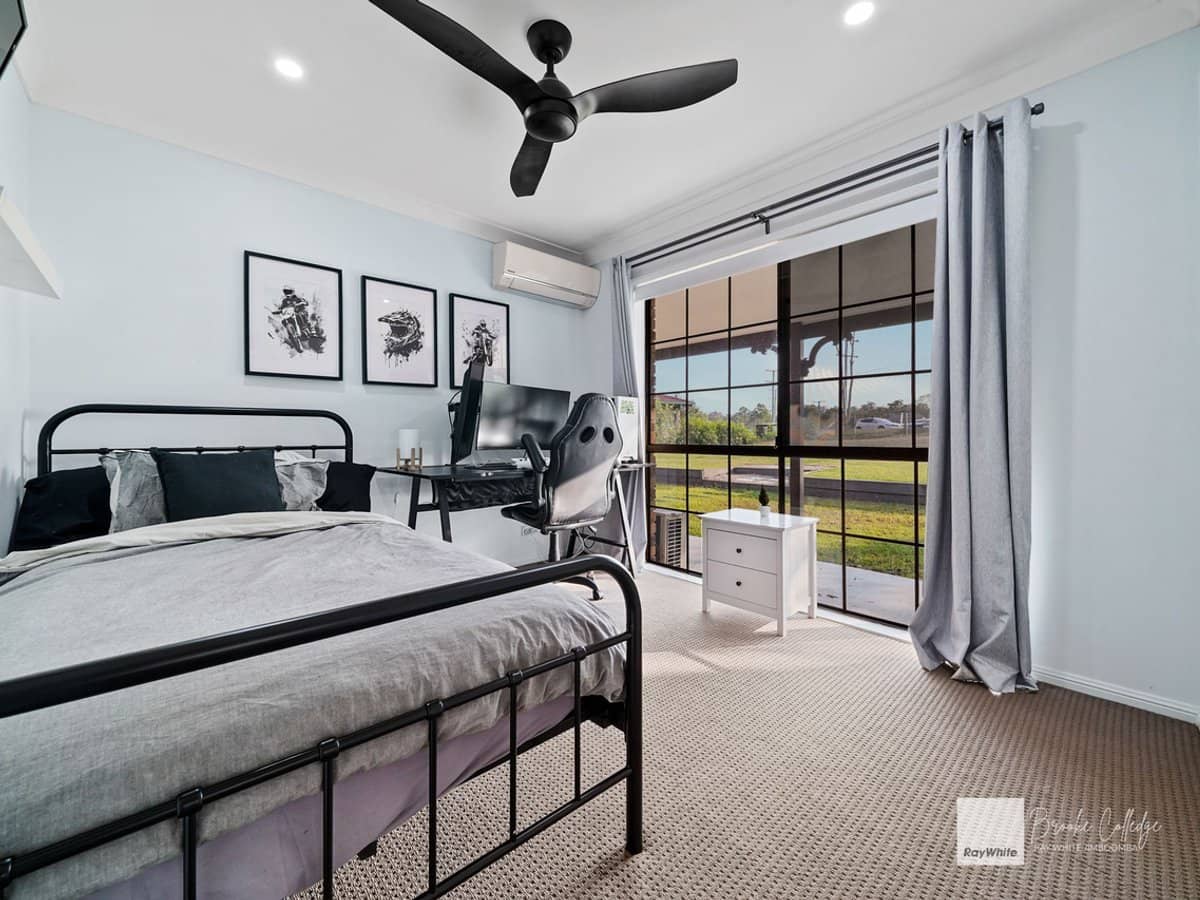 99 Couldery Court, Cedar Grove - Thumbnail 14