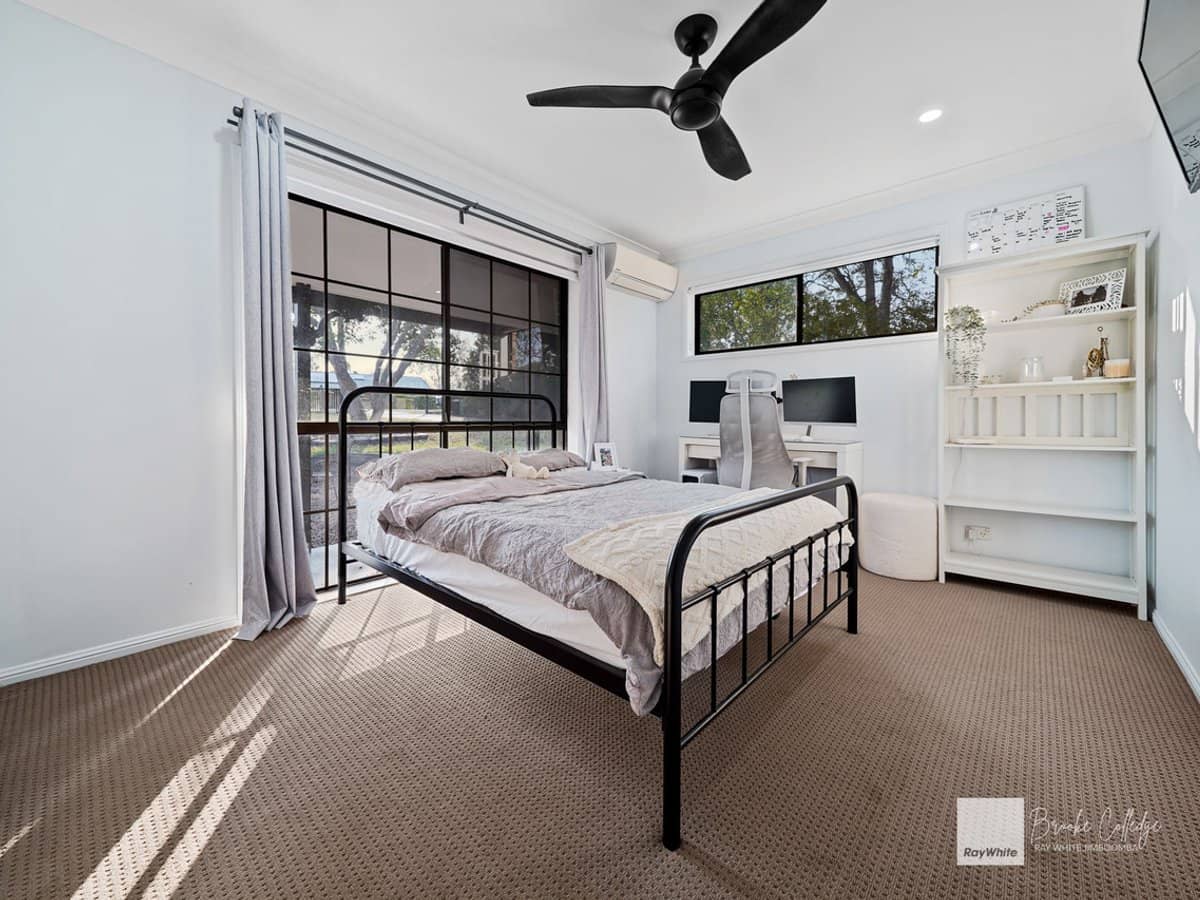 99 Couldery Court, Cedar Grove - Thumbnail 16