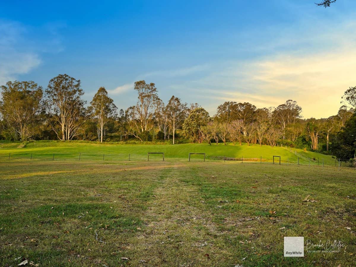 99 Couldery Court, Cedar Grove - Thumbnail 24