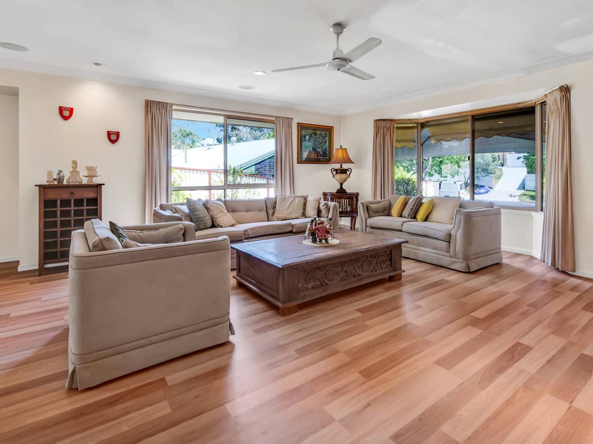 7 Sun Valley Drive, ASHMORE - Thumbnail 3