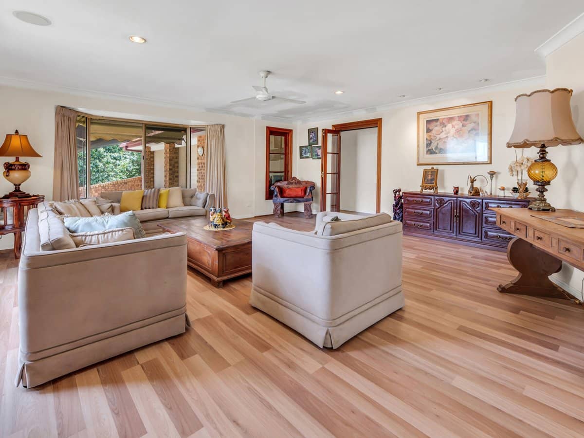 7 Sun Valley Drive, ASHMORE - Thumbnail 4