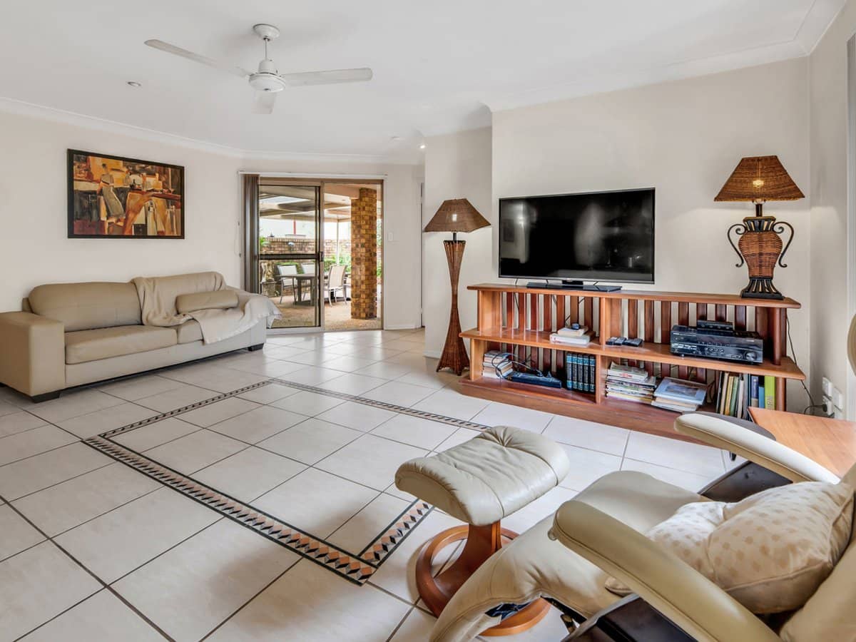 7 Sun Valley Drive, ASHMORE - Thumbnail 11