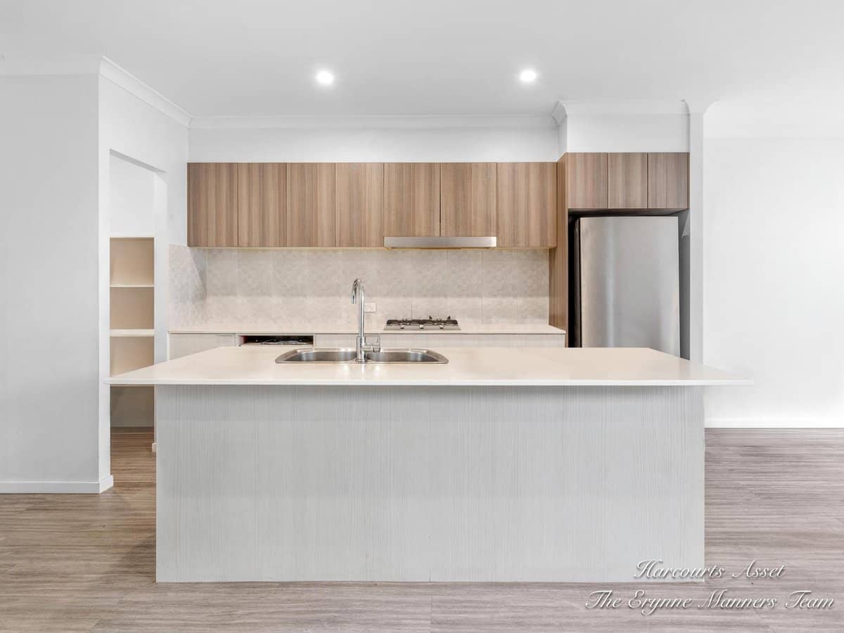 22 Golden Gate Avenue, PARK RIDGE - Thumbnail 2