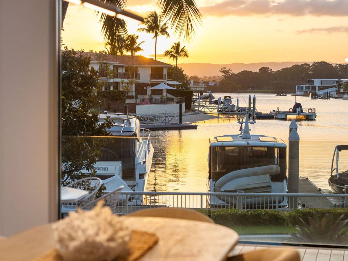 12 Commodore Drive, SURFERS PARADISE - Thumbnail 3