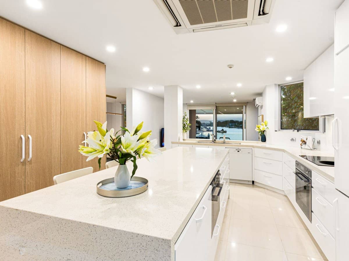 12 Commodore Drive, SURFERS PARADISE - Thumbnail 14