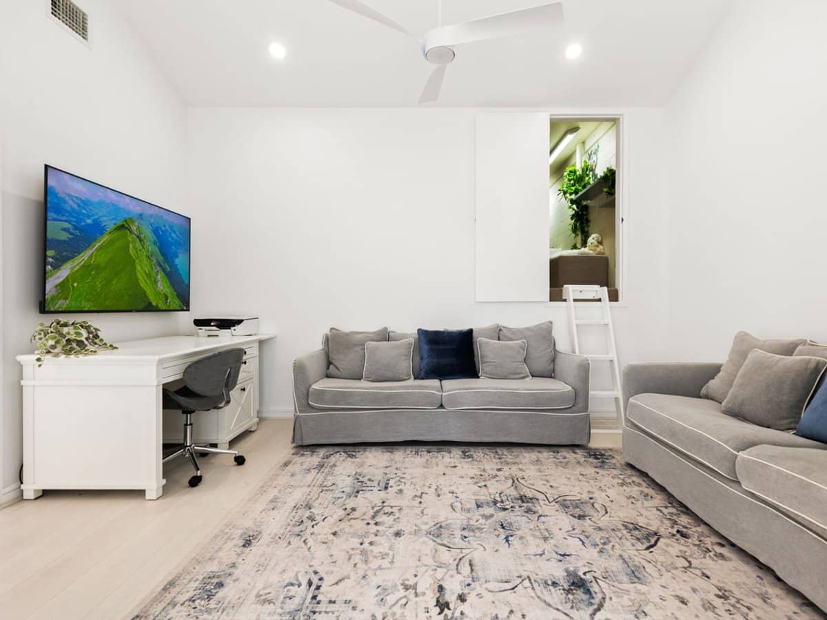 12 Commodore Drive, SURFERS PARADISE - Thumbnail 18