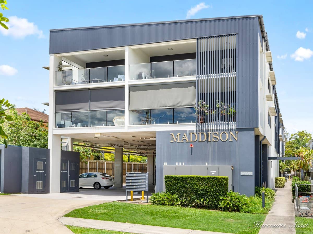 10 Timor Avenue, LOGANHOLME - Thumbnail 1