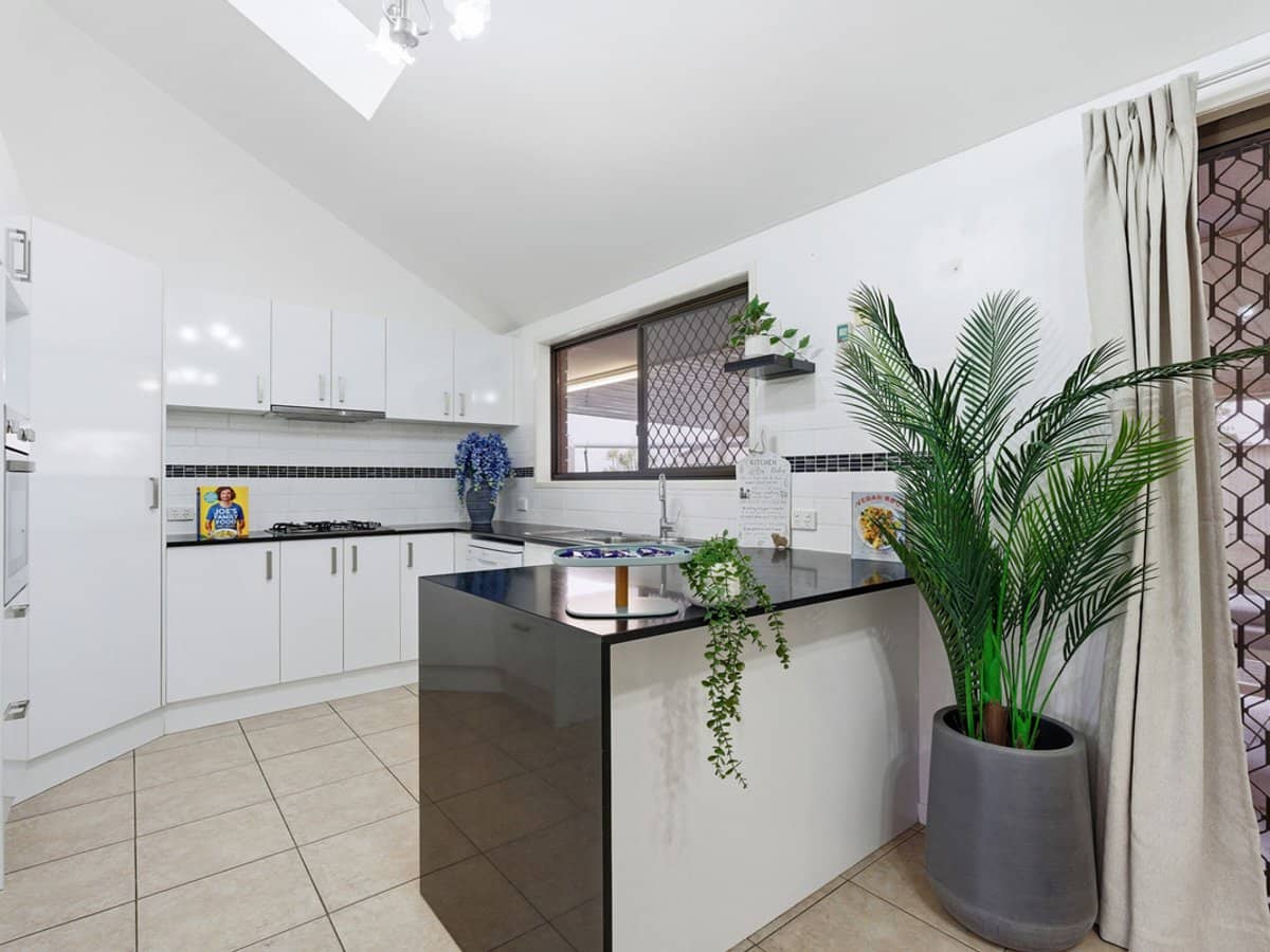 25 Dorachus Drive, Regents Park - Thumbnail 7