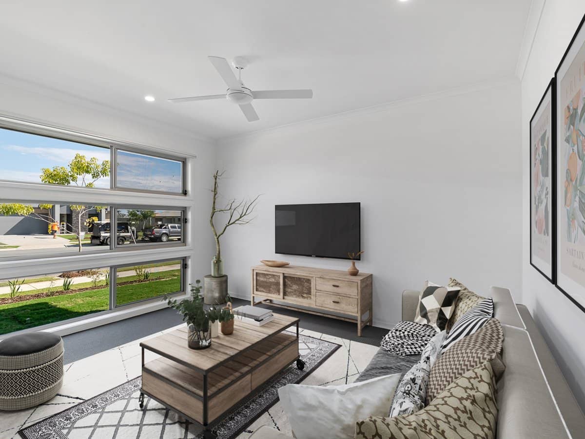 7 Riverside Esplanade, JIMBOOMBA - Thumbnail 3