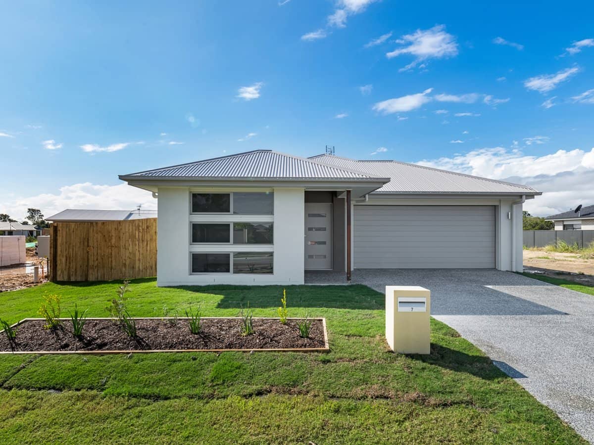 7 Riverside Esplanade, JIMBOOMBA - Thumbnail 10