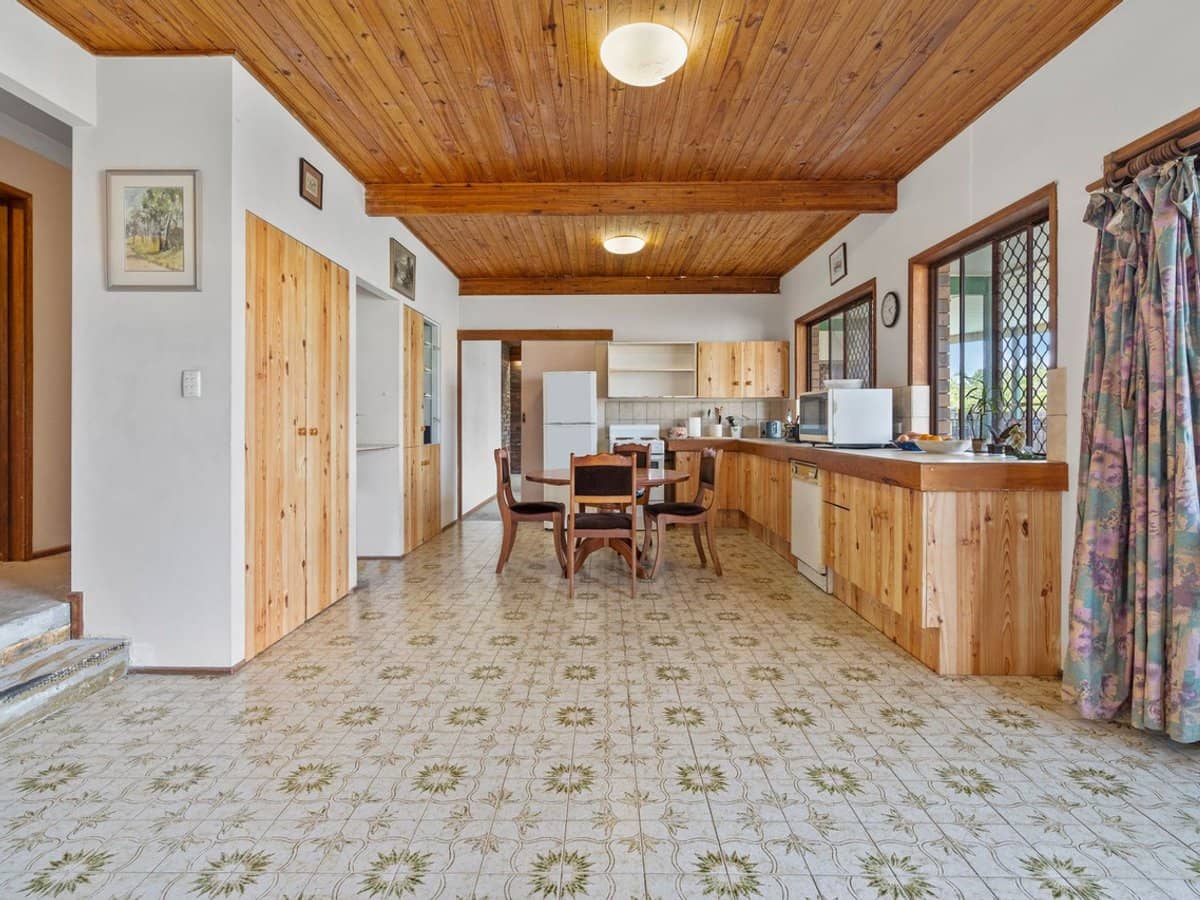 3 Mara Court, ASHMORE - Thumbnail 5