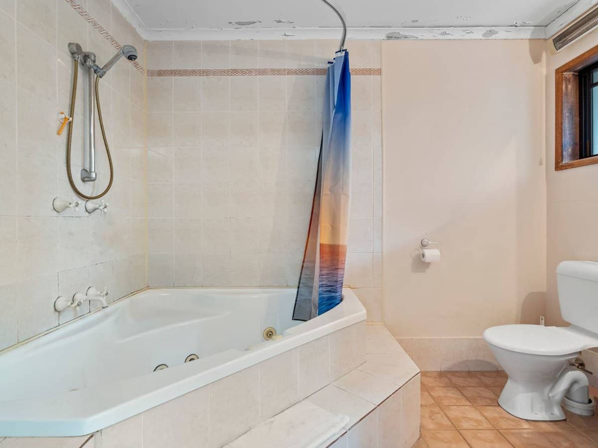 3 Mara Court, ASHMORE - Thumbnail 9