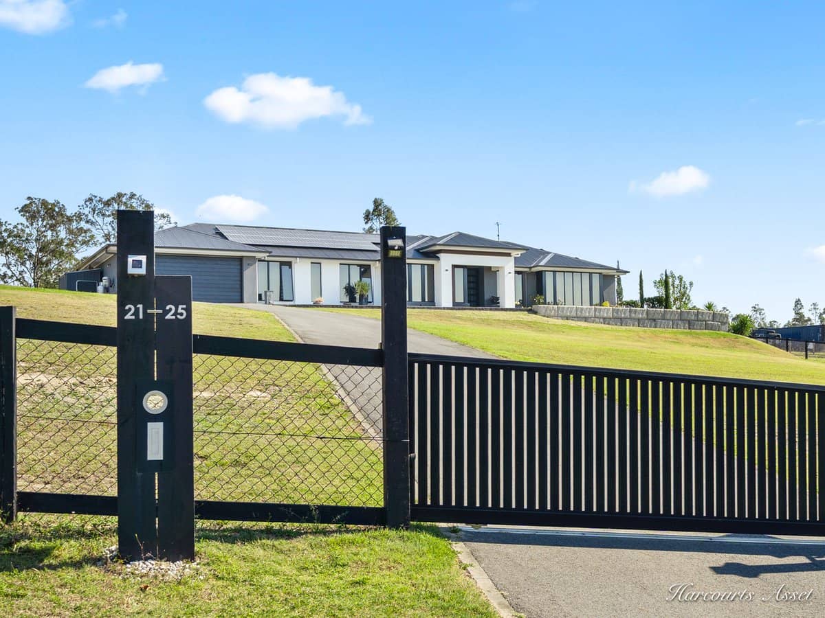 21-25 Deeke Place, JIMBOOMBA - Thumbnail 1