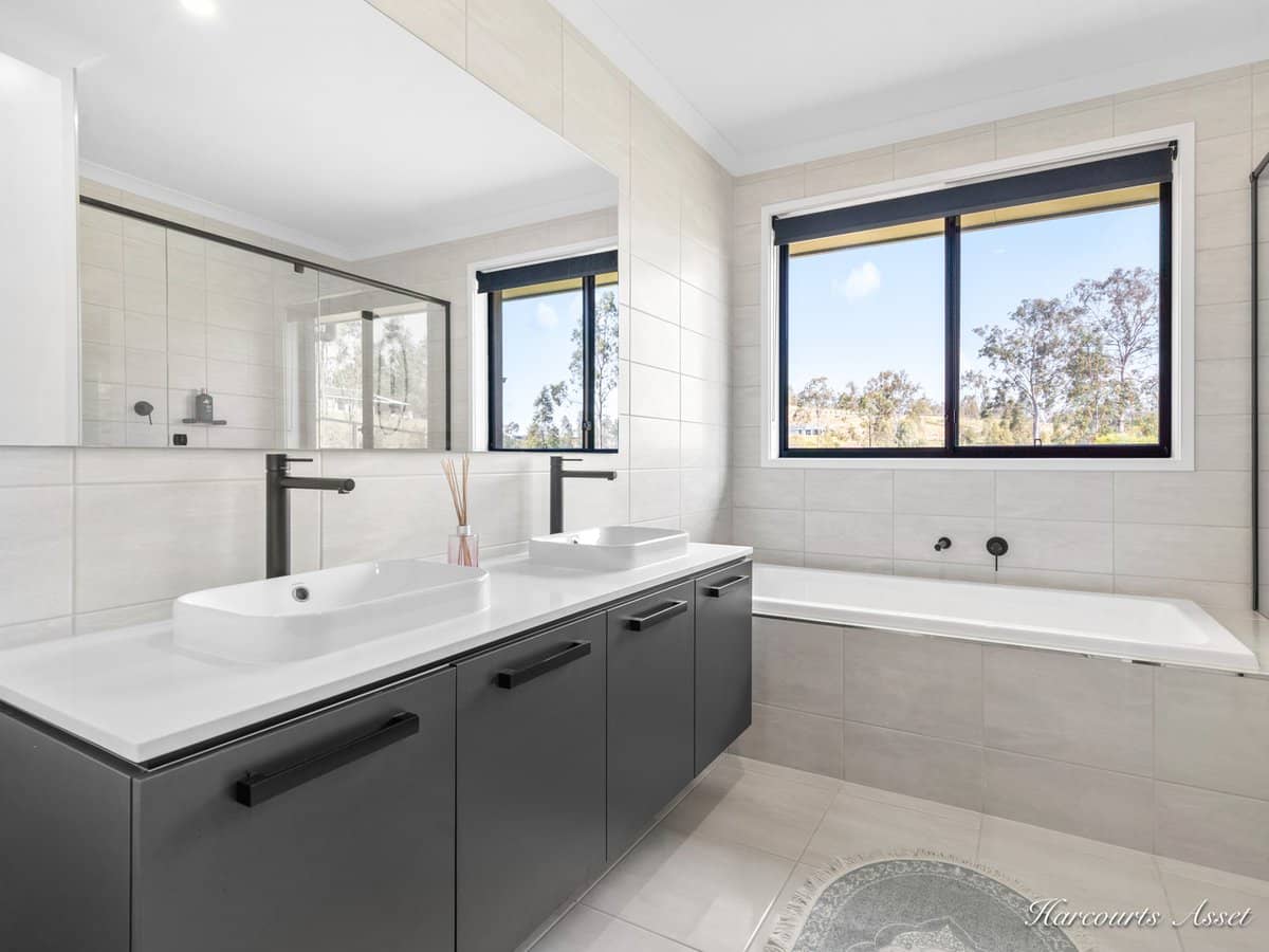 21-25 Deeke Place, JIMBOOMBA - Thumbnail 21