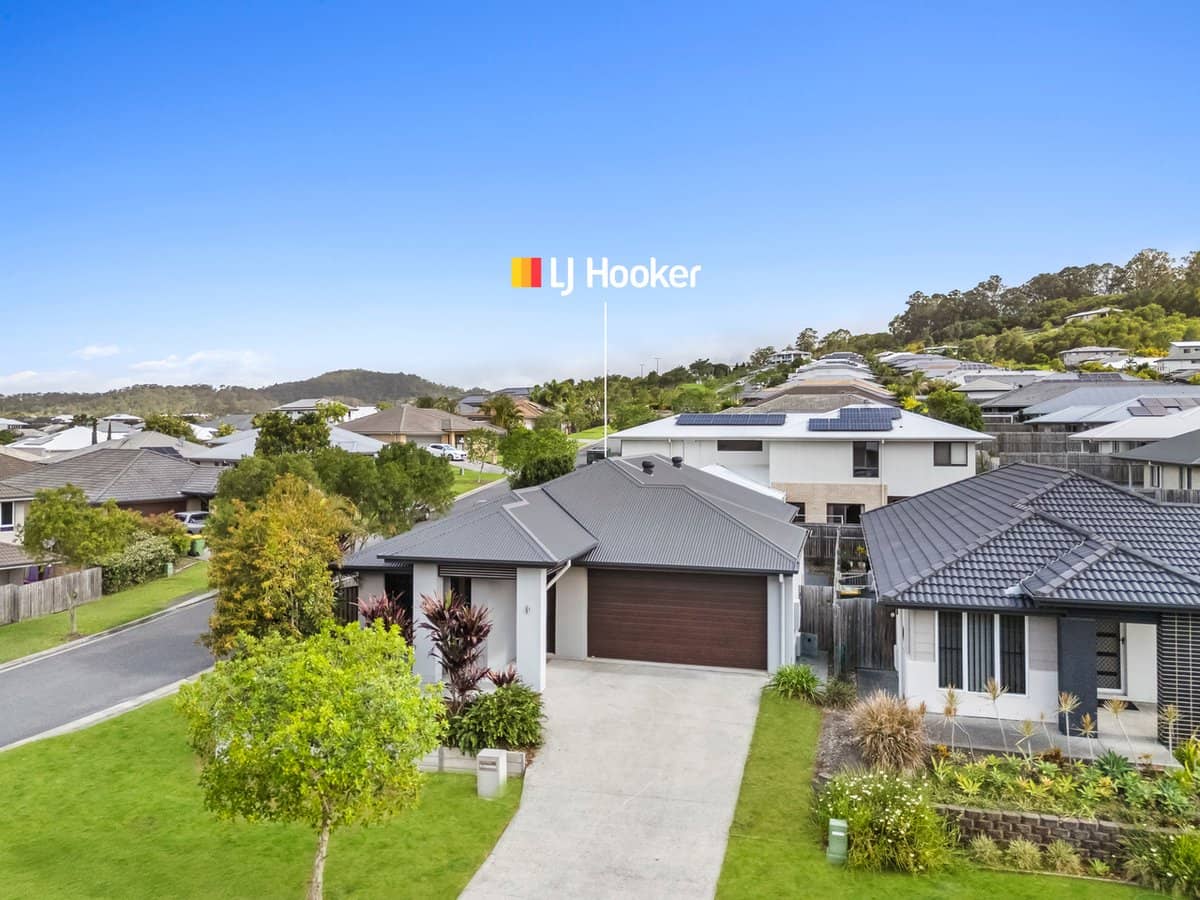 42 Oakover Avenue, ORMEAU HILLS - Thumbnail 1