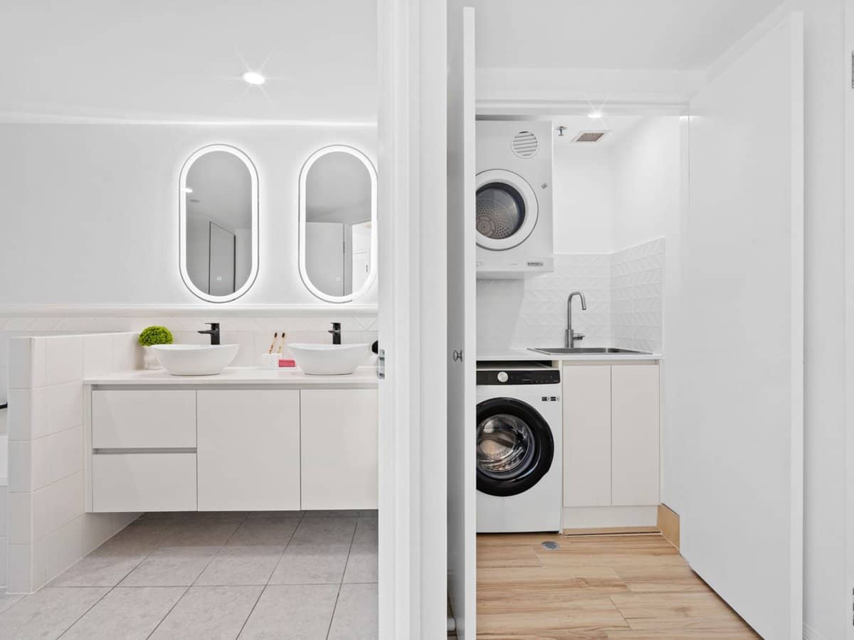 5-19 Palm Avenue, SURFERS PARADISE - Thumbnail 1