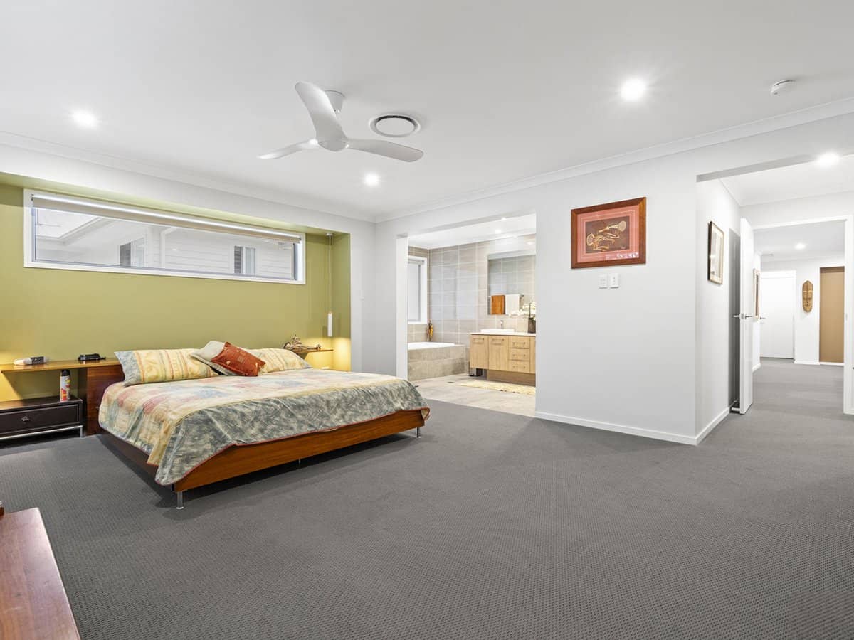 98 Lake Serenity Boulevard, HELENSVALE - Thumbnail 11