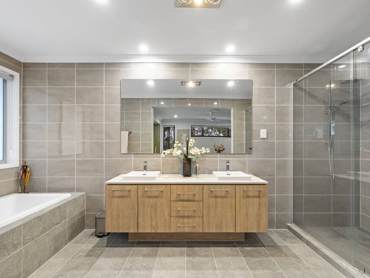 98 Lake Serenity Boulevard, HELENSVALE - Thumbnail 12