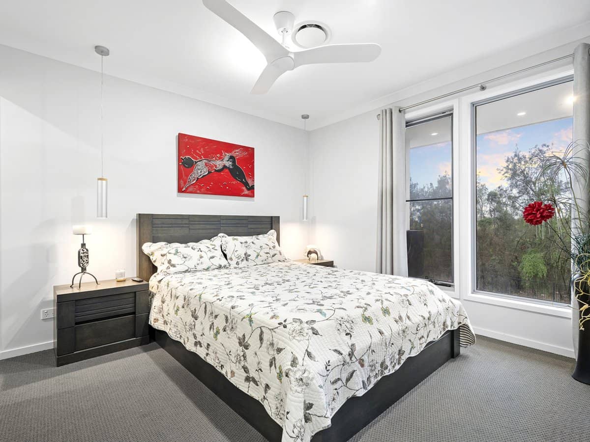 98 Lake Serenity Boulevard, HELENSVALE - Thumbnail 14