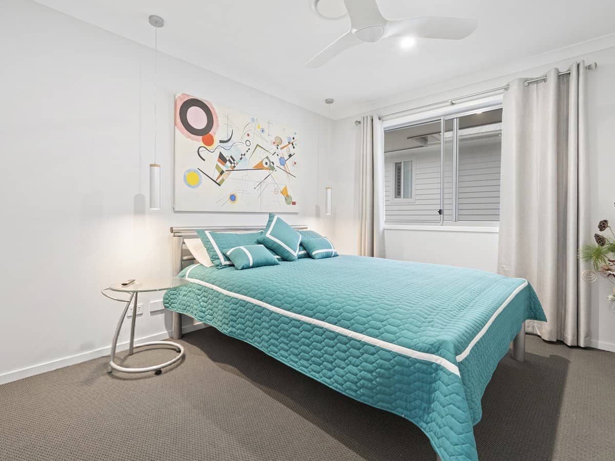 98 Lake Serenity Boulevard, HELENSVALE - Thumbnail 15