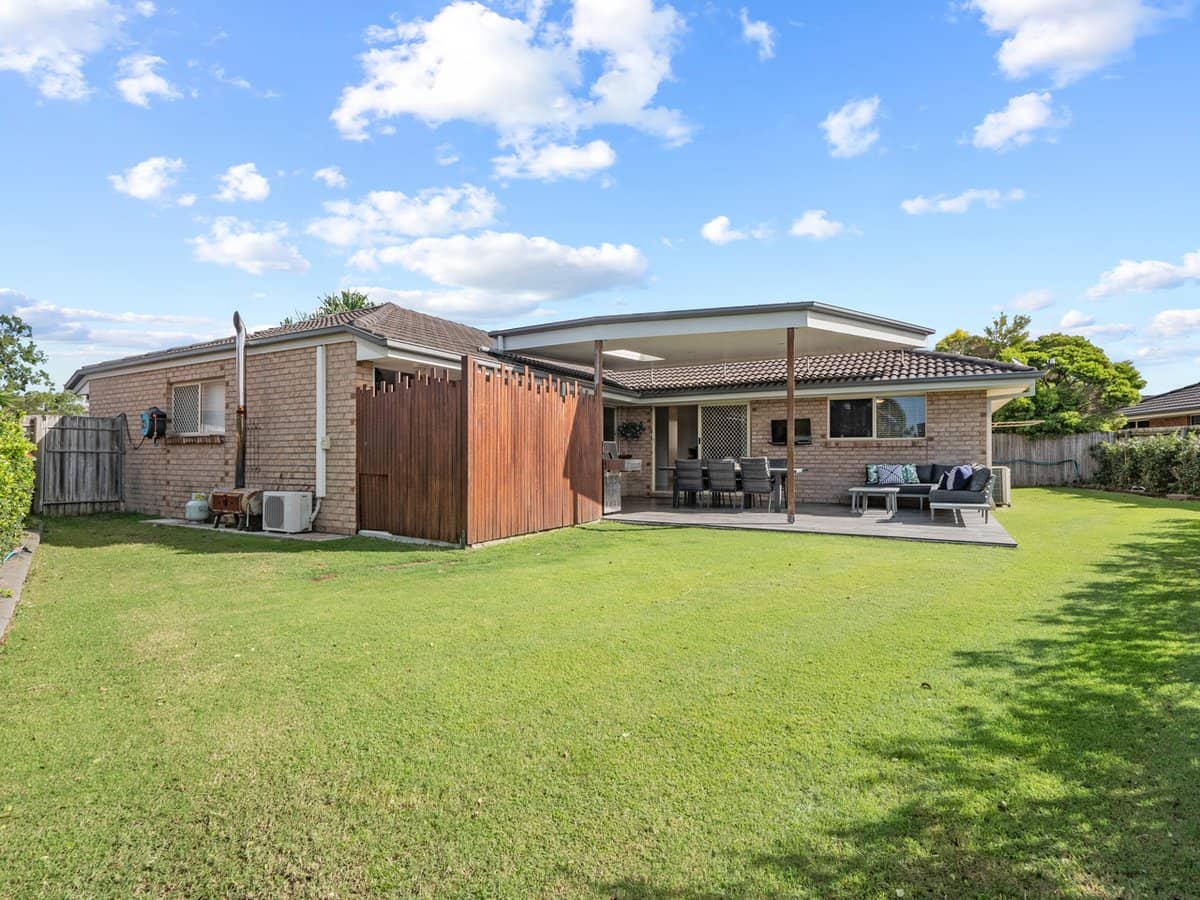 12 Freesia Court, ORMEAU - Thumbnail 5