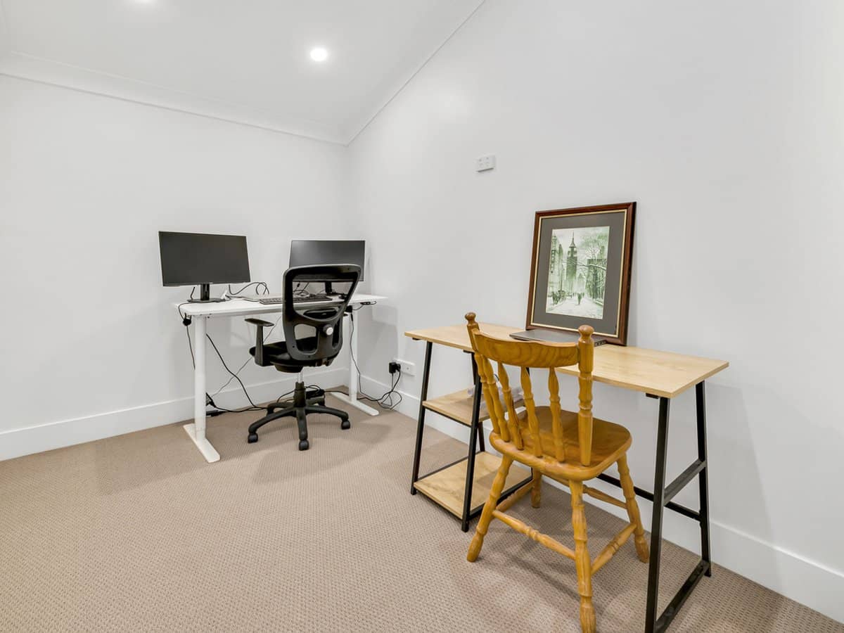 12 Kurrambee Avenue, ASHMORE - Thumbnail 17