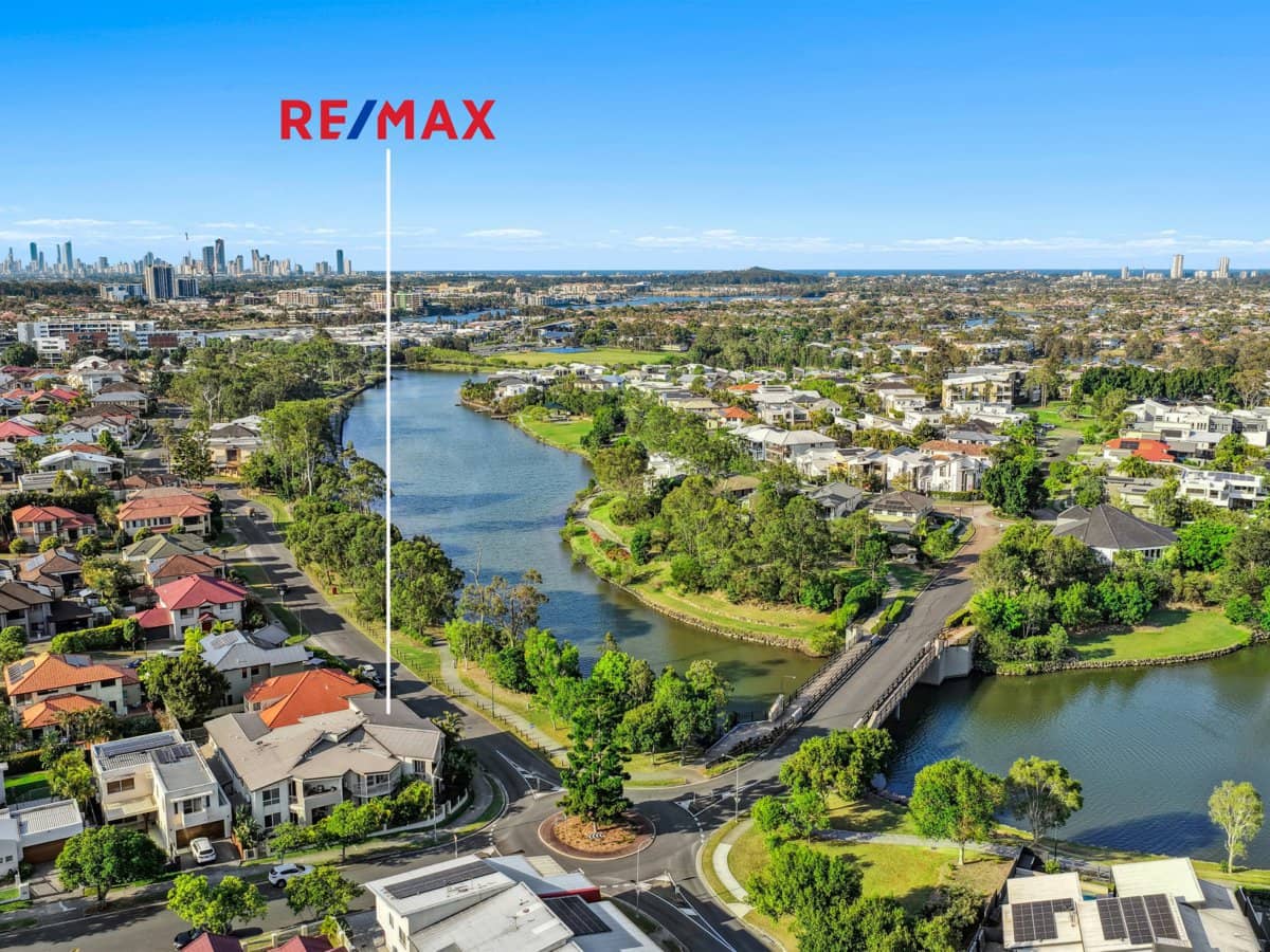 12 Azzurra Drive, VARSITY LAKES - Thumbnail 5