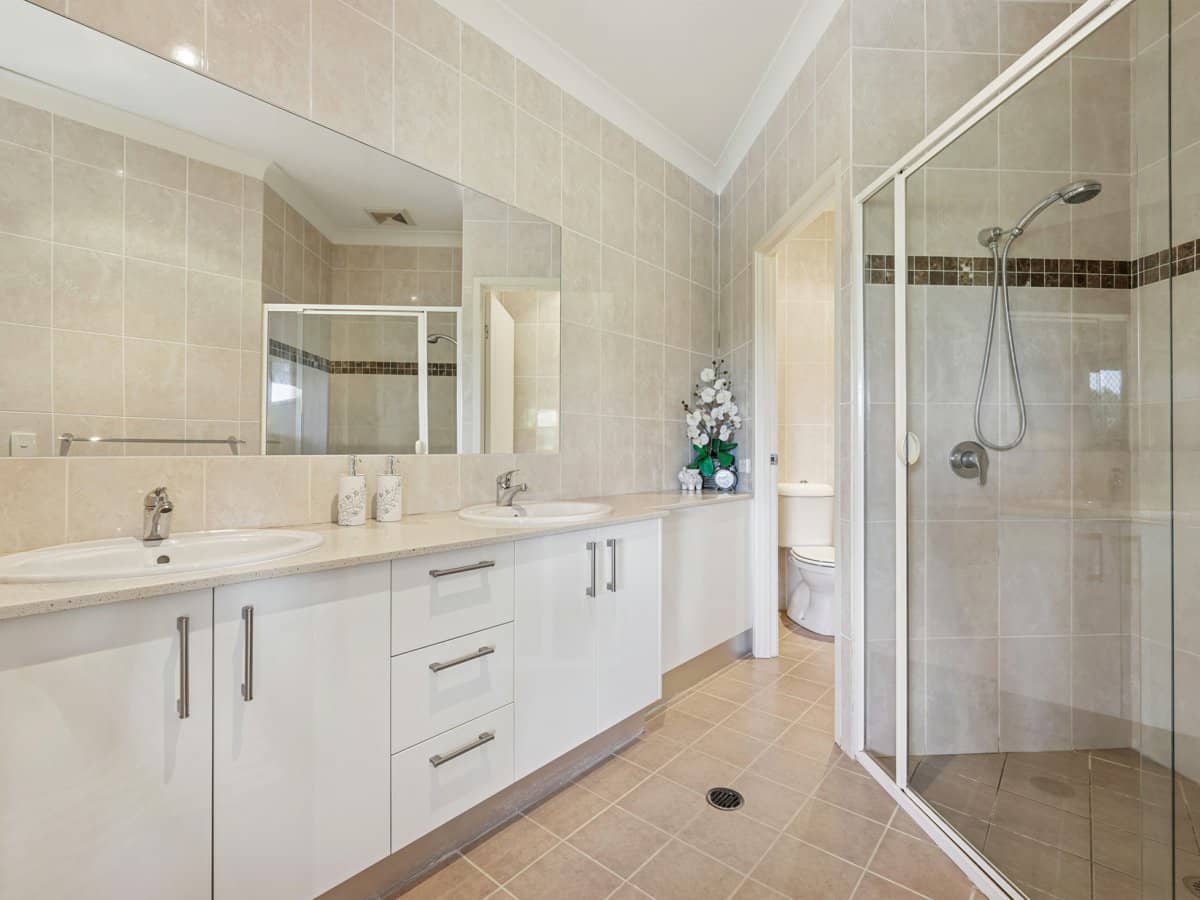 12 Azzurra Drive, VARSITY LAKES - Thumbnail 18