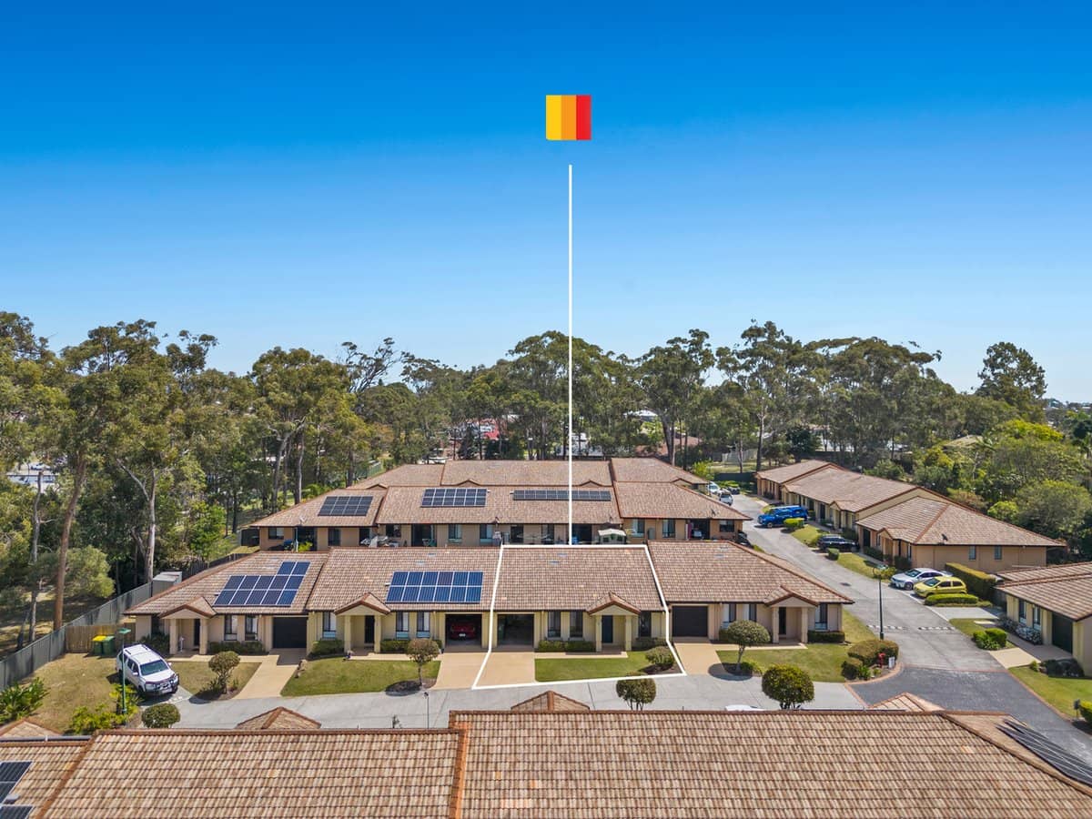 20 Brown Street, LABRADOR - Thumbnail 1