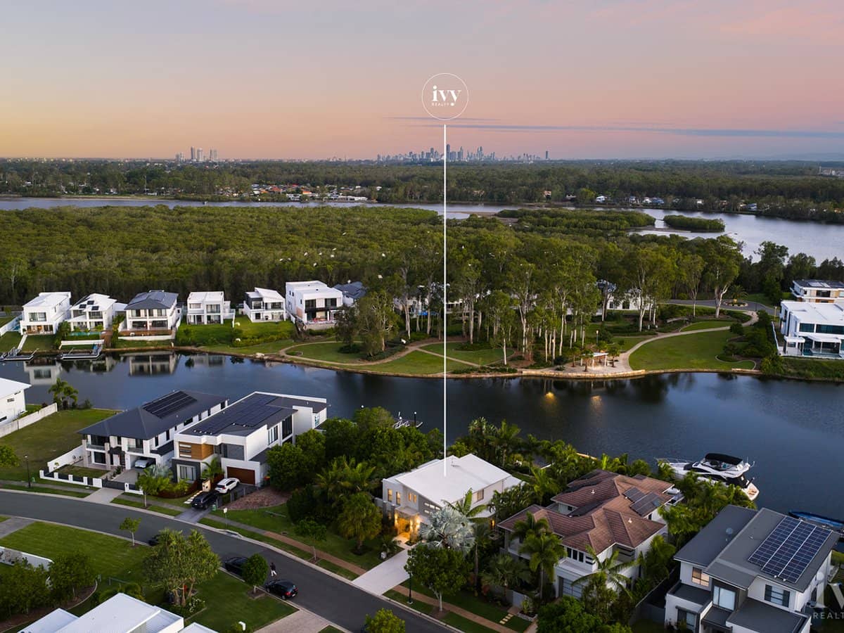 51 Serenity Boulevard, HELENSVALE - Thumbnail 31