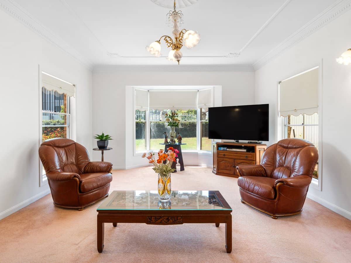 29 Parnassus Street, ROBERTSON - Thumbnail 5