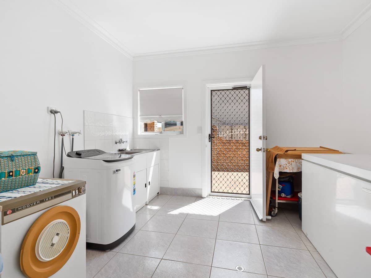 29 Parnassus Street, ROBERTSON - Thumbnail 20