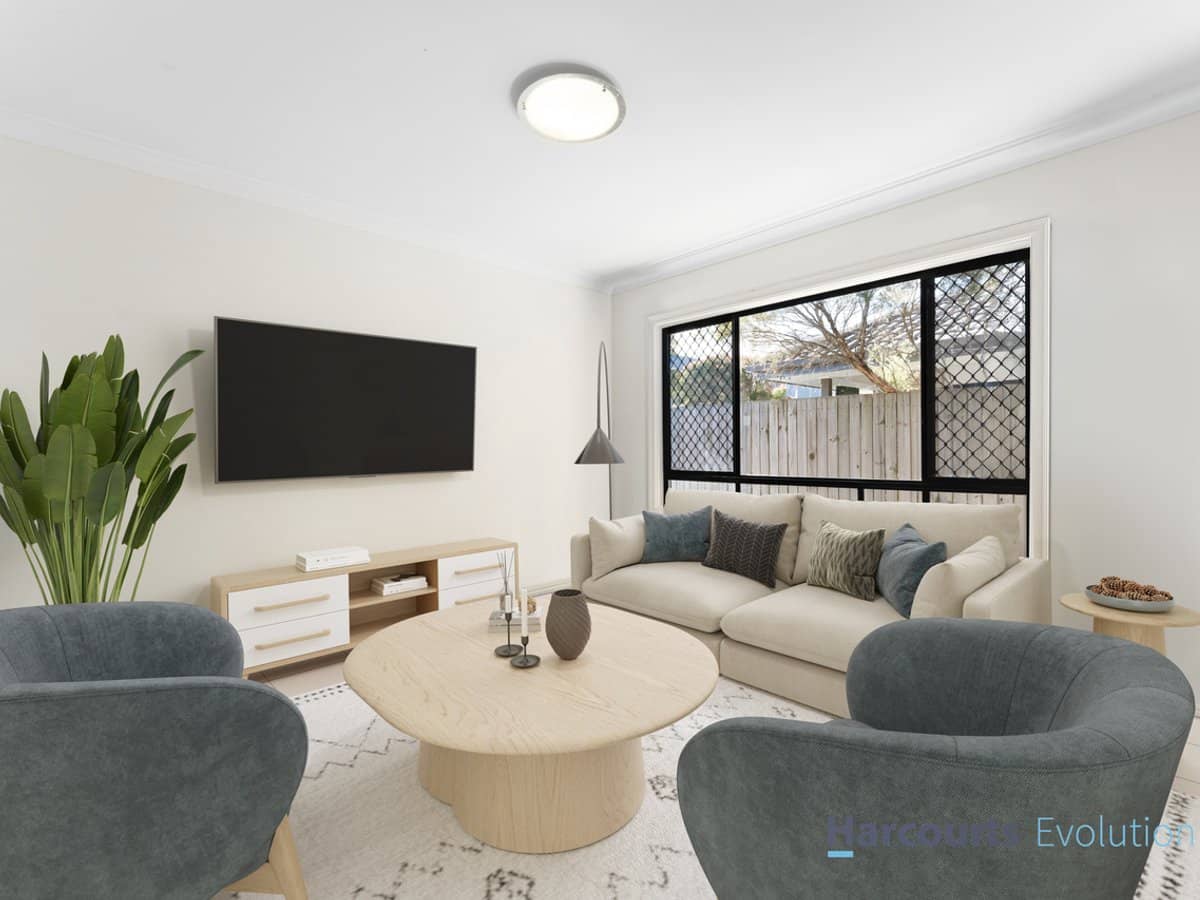 18 Riverstone Avenue, LOGAN RESERVE - Thumbnail 3