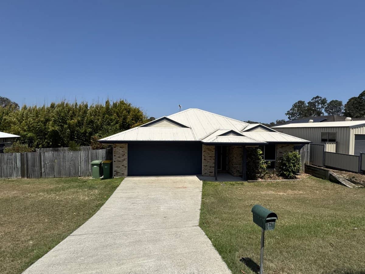 11 Eagle Hawk Drive, Southside - Thumbnail 1