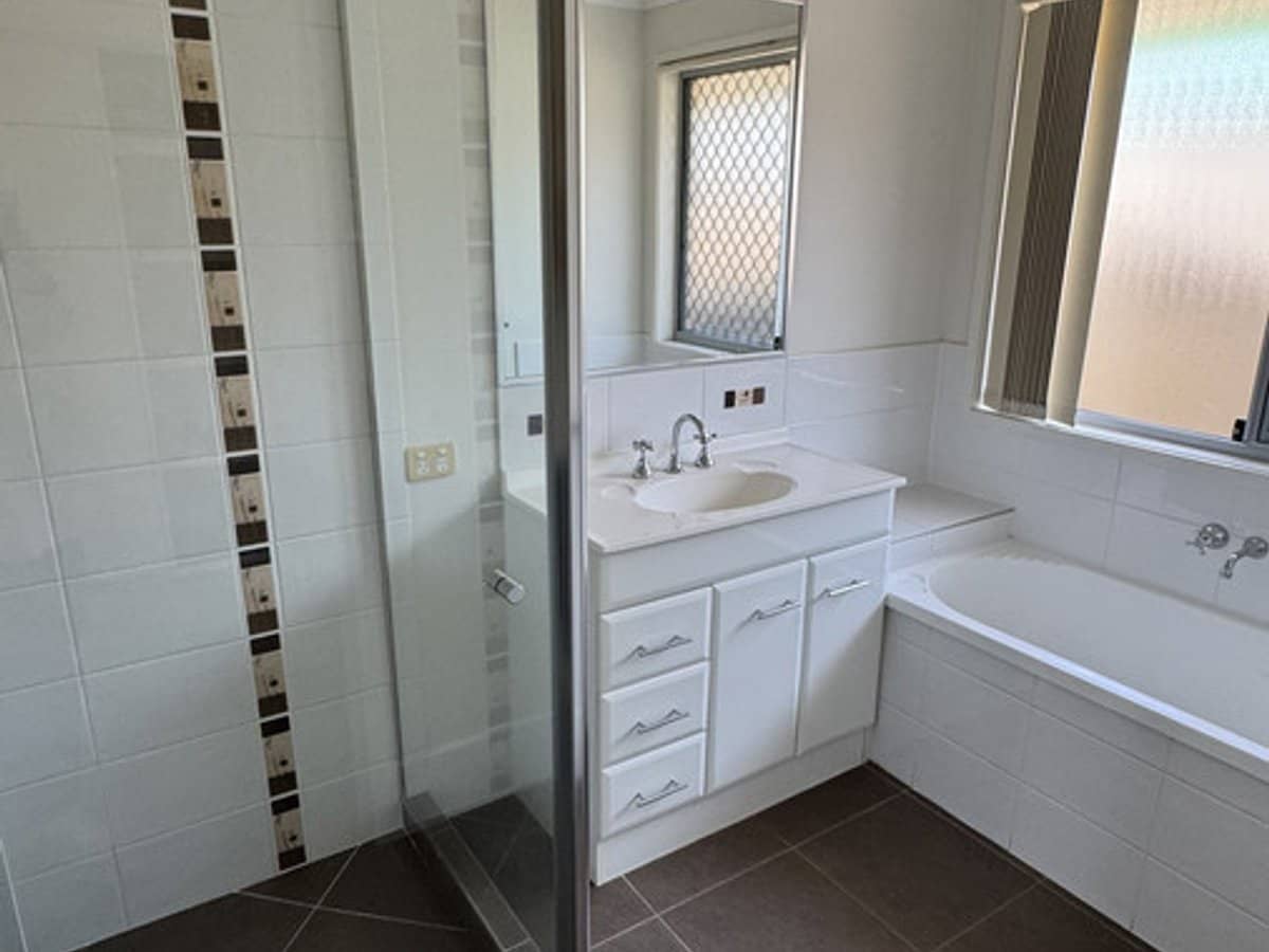 11 Eagle Hawk Drive, Southside - Thumbnail 11