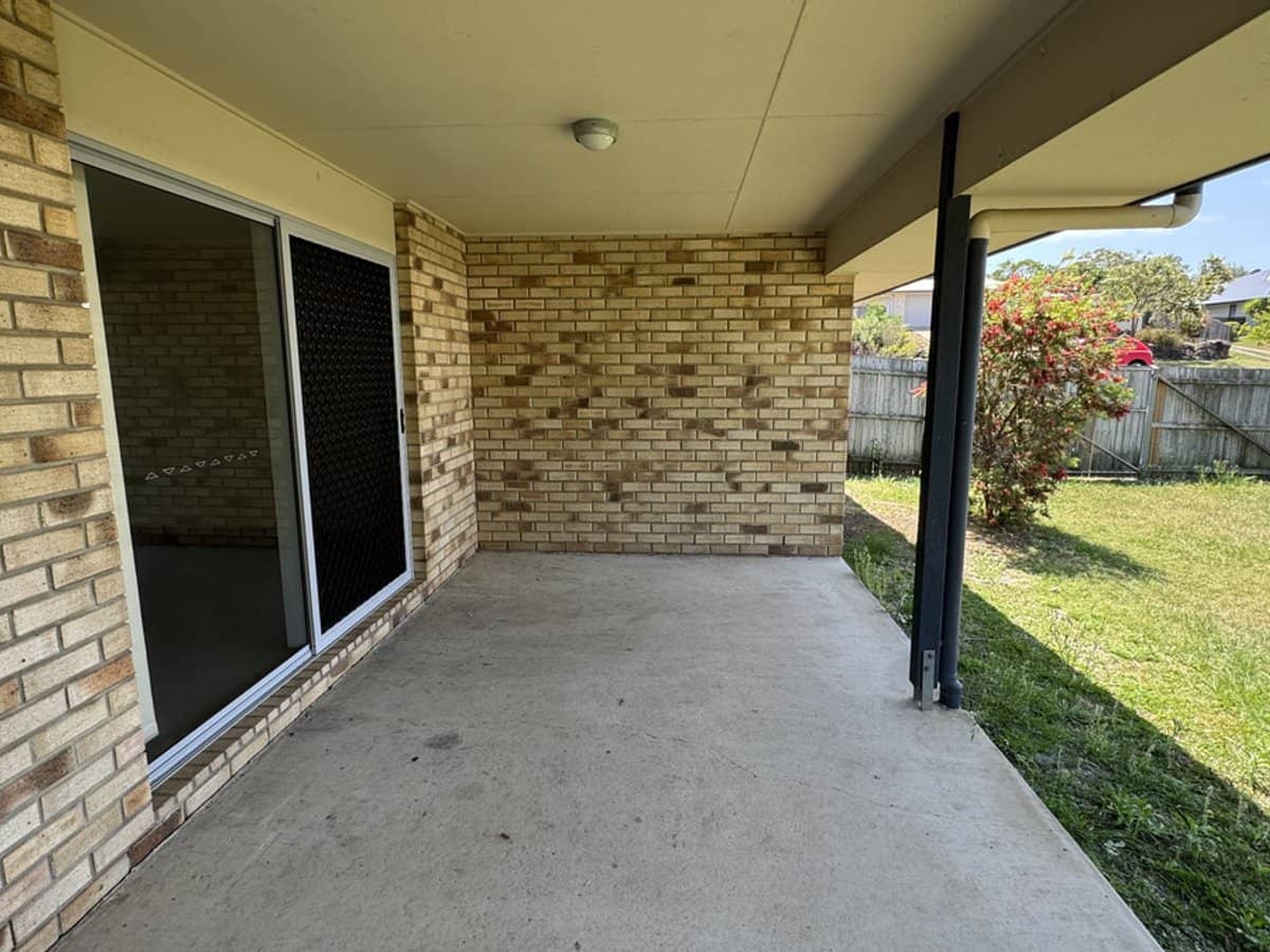 11 Eagle Hawk Drive, Southside - Thumbnail 15