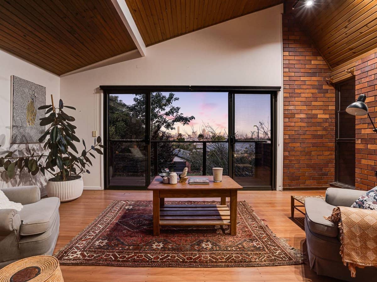 86 Parasol Street, ASHMORE - Thumbnail 2