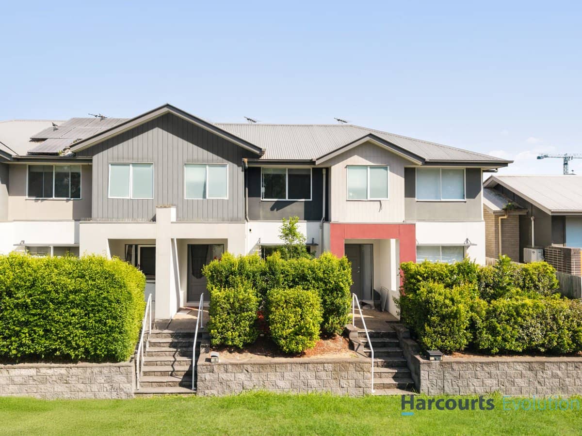 10 Scenic Road, REDBANK PLAINS - Thumbnail 1