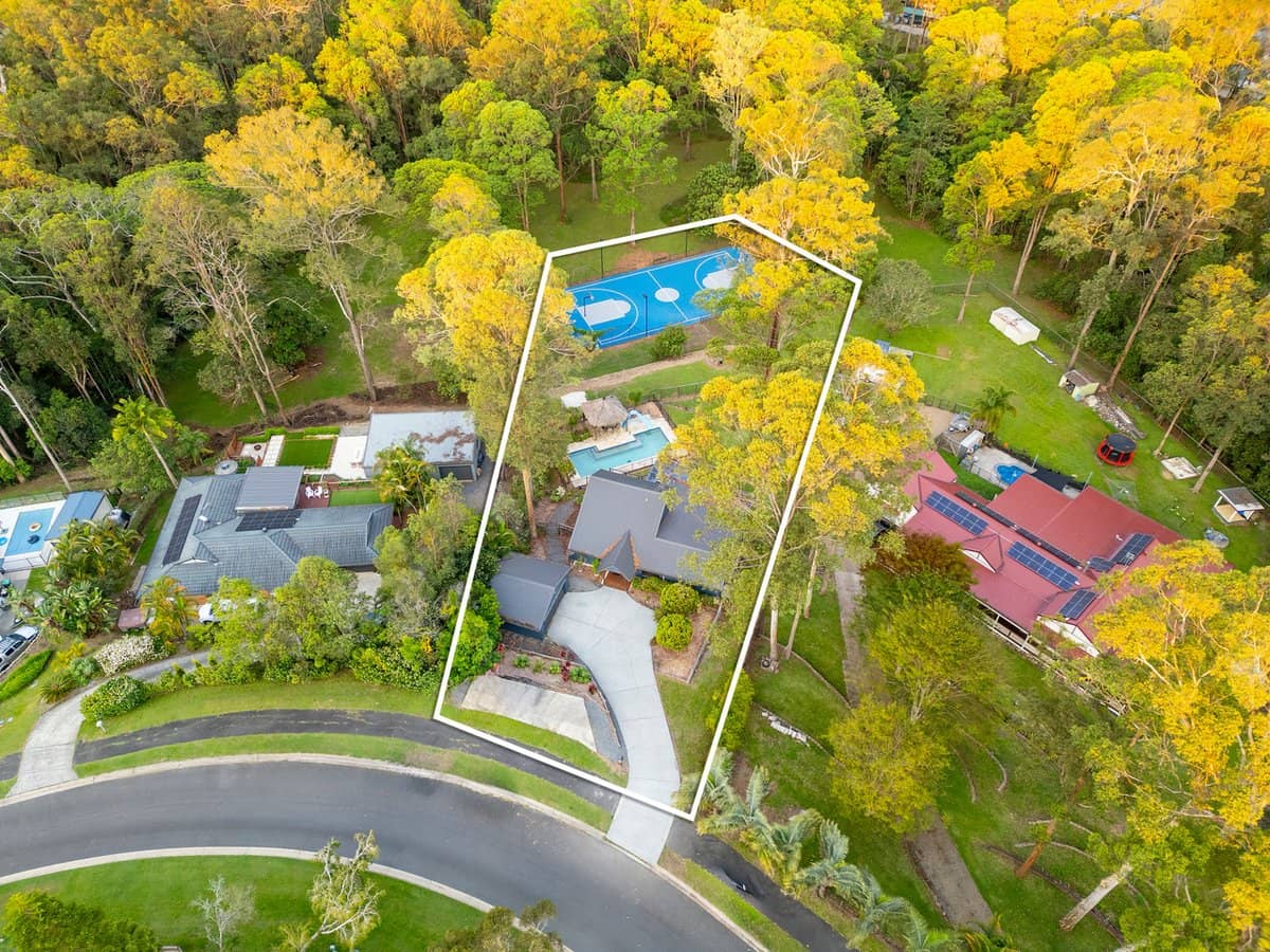 17 The Oval Drive, MOUNT NATHAN - Thumbnail 2