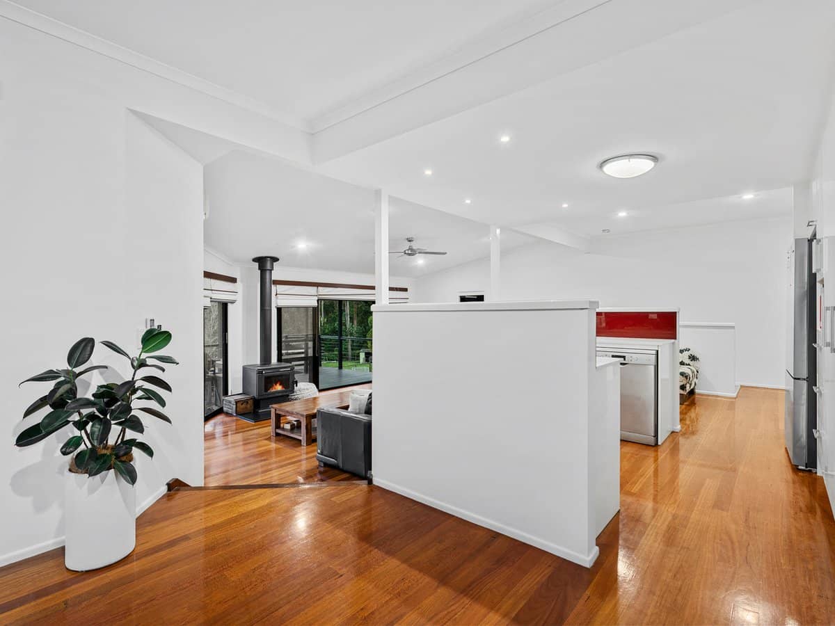 17 The Oval Drive, MOUNT NATHAN - Thumbnail 13