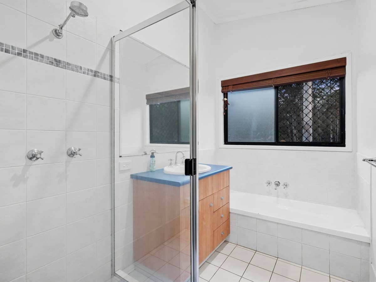 17 The Oval Drive, MOUNT NATHAN - Thumbnail 20