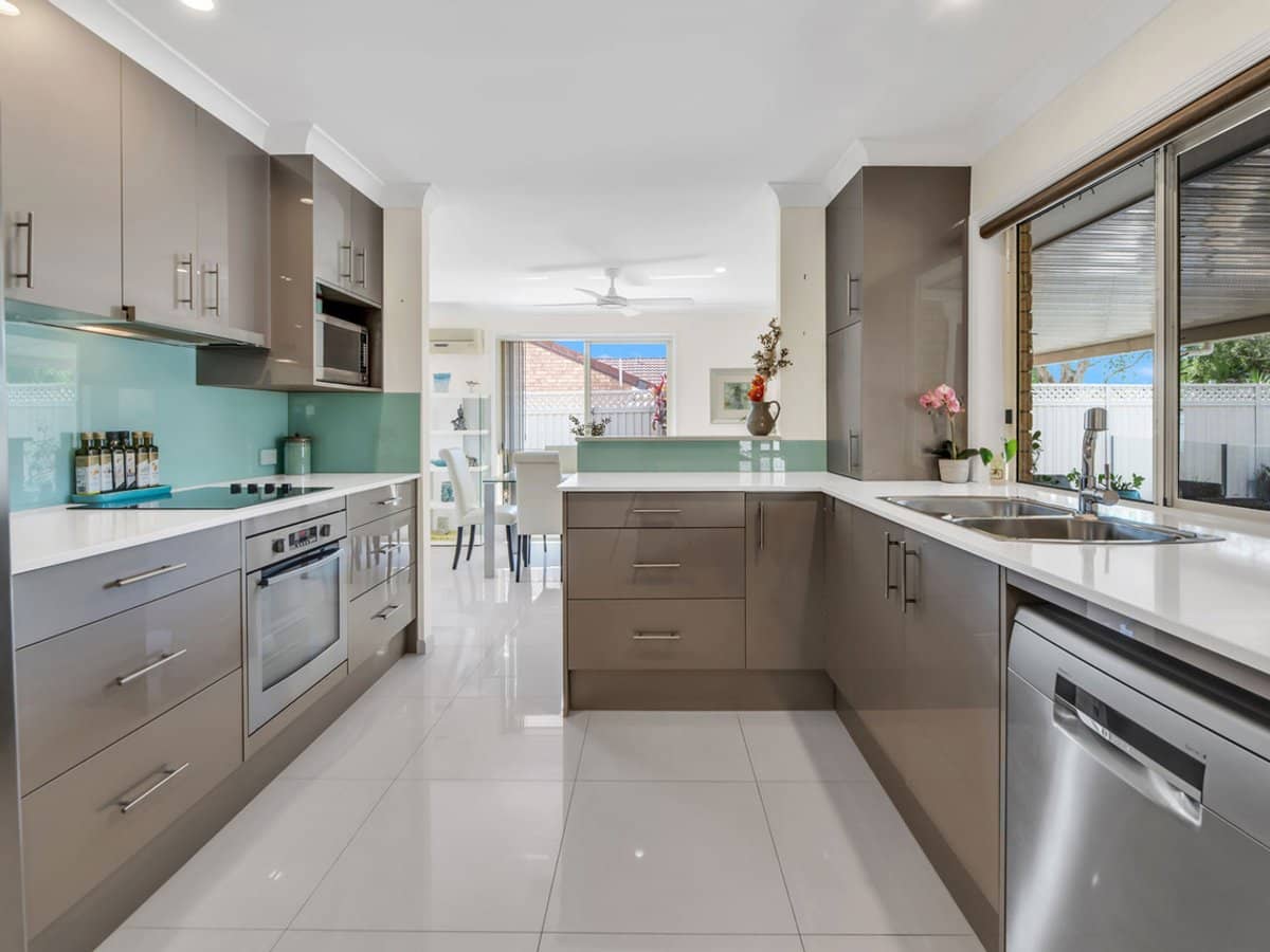 31 Salvia Street, HOLLYWELL - Thumbnail 8