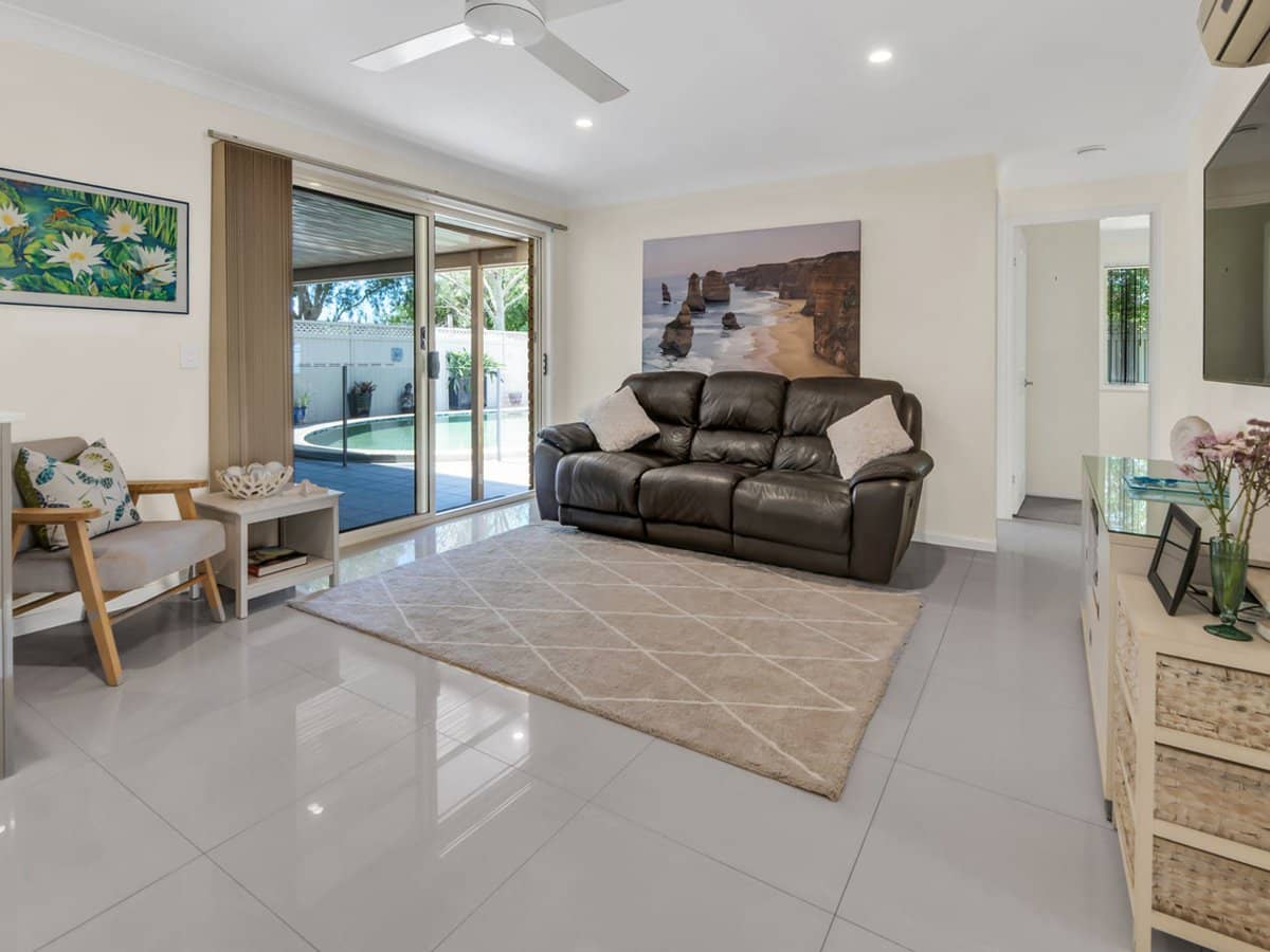 31 Salvia Street, HOLLYWELL - Thumbnail 12