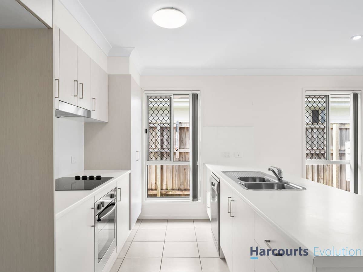 9 Pine Place, UPPER KEDRON - Thumbnail 4