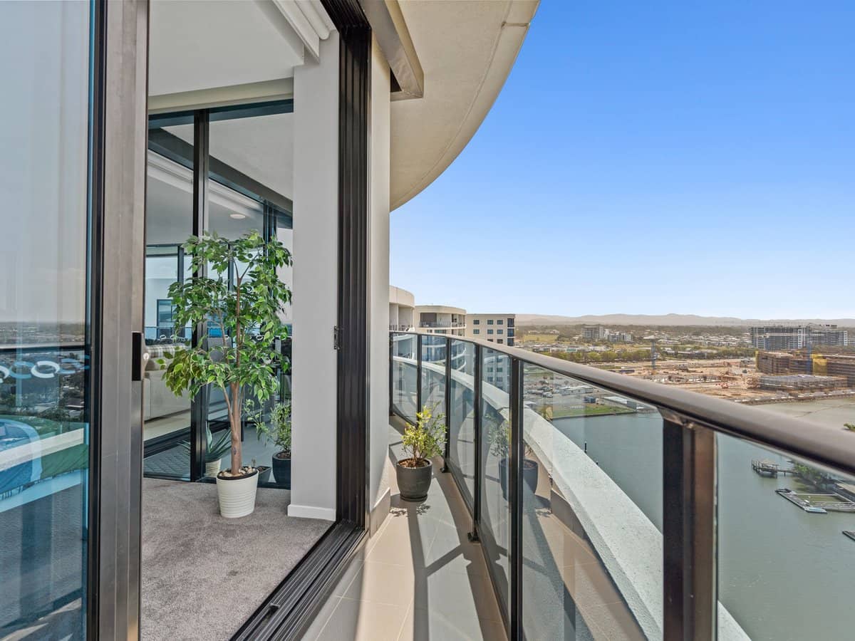 5 Harbour Side Court, BIGGERA WATERS - Thumbnail 12