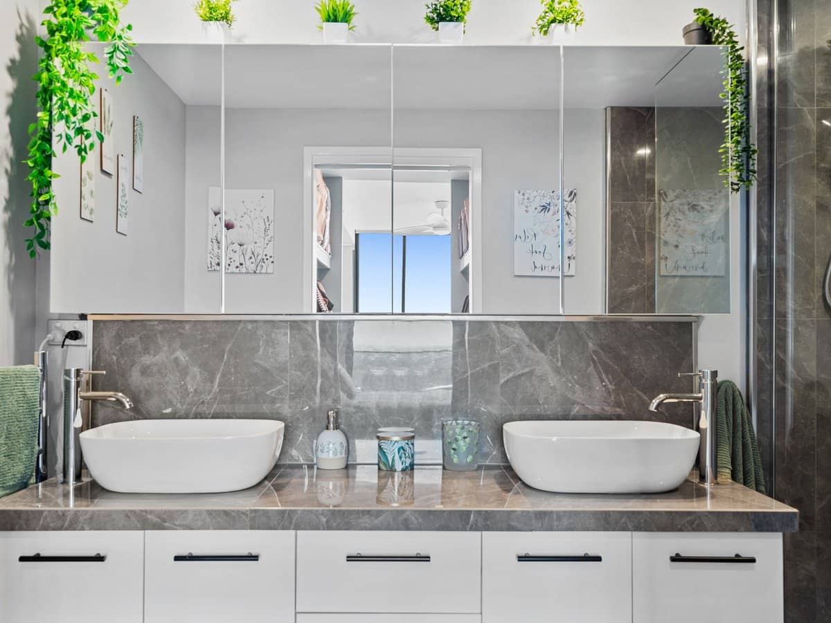 5 Harbour Side Court, BIGGERA WATERS - Thumbnail 15